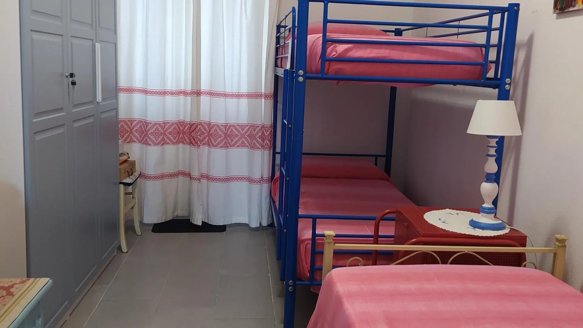 Appartamento CASA ISABELLA vicino mare con giardino Santa Teresa di Gallura